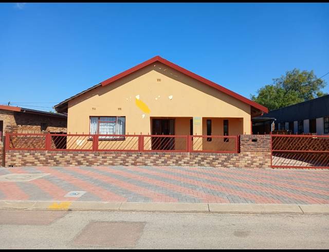 3 BEDROOM HOUSE FOR SALE IN SESHEGO C